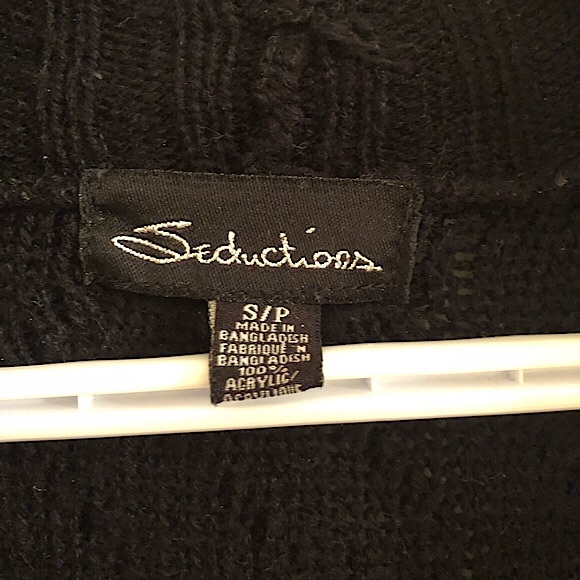 Seductions Cocoon Knit Sweater - Picture 4 of 12